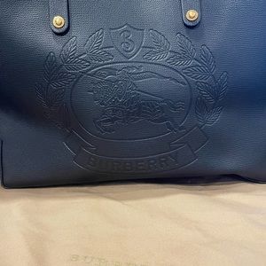 Burberry embossed crest small leather tote